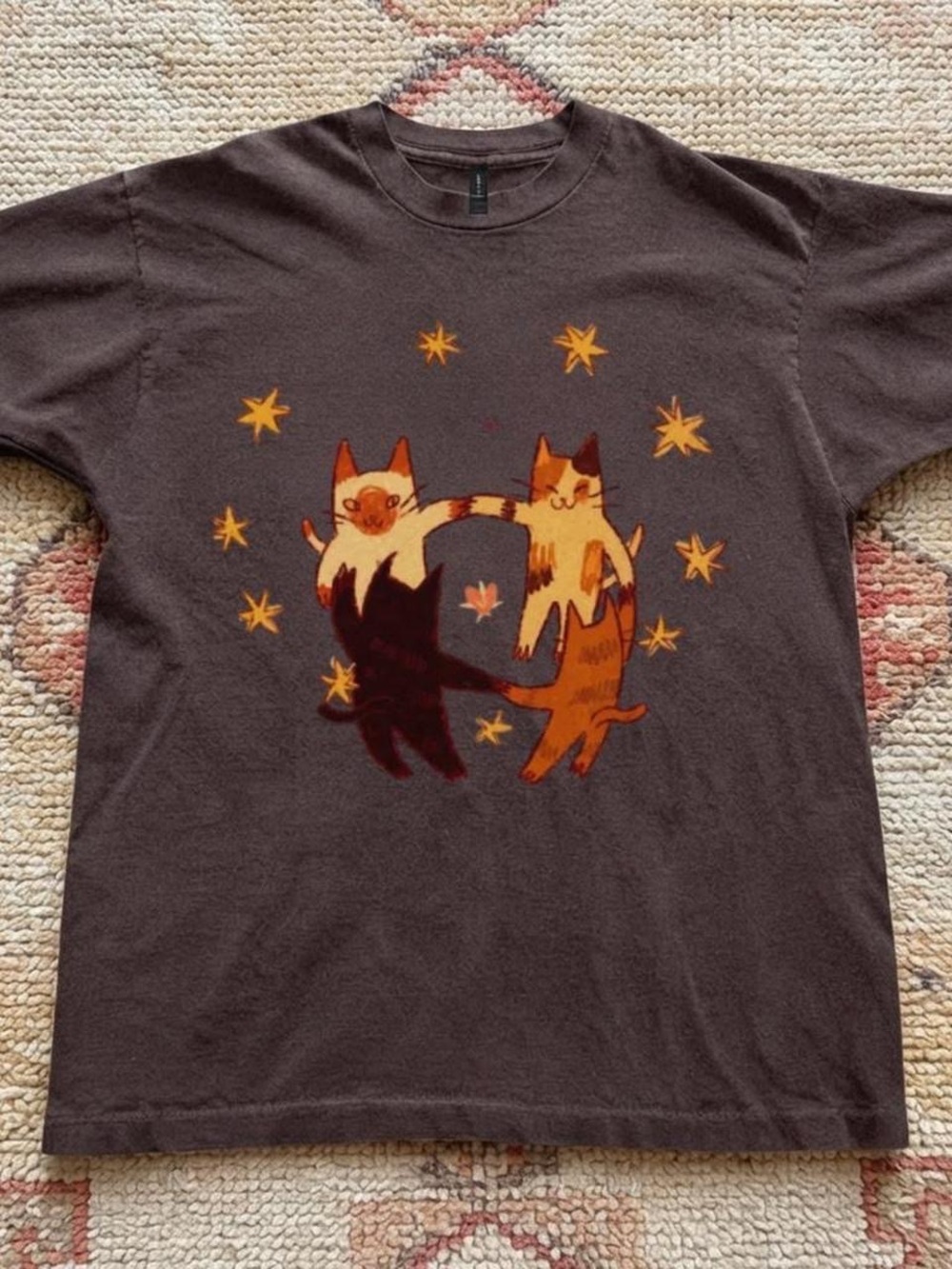 Gildan Brown Cat Circle Graphic Tee with Orange Stars